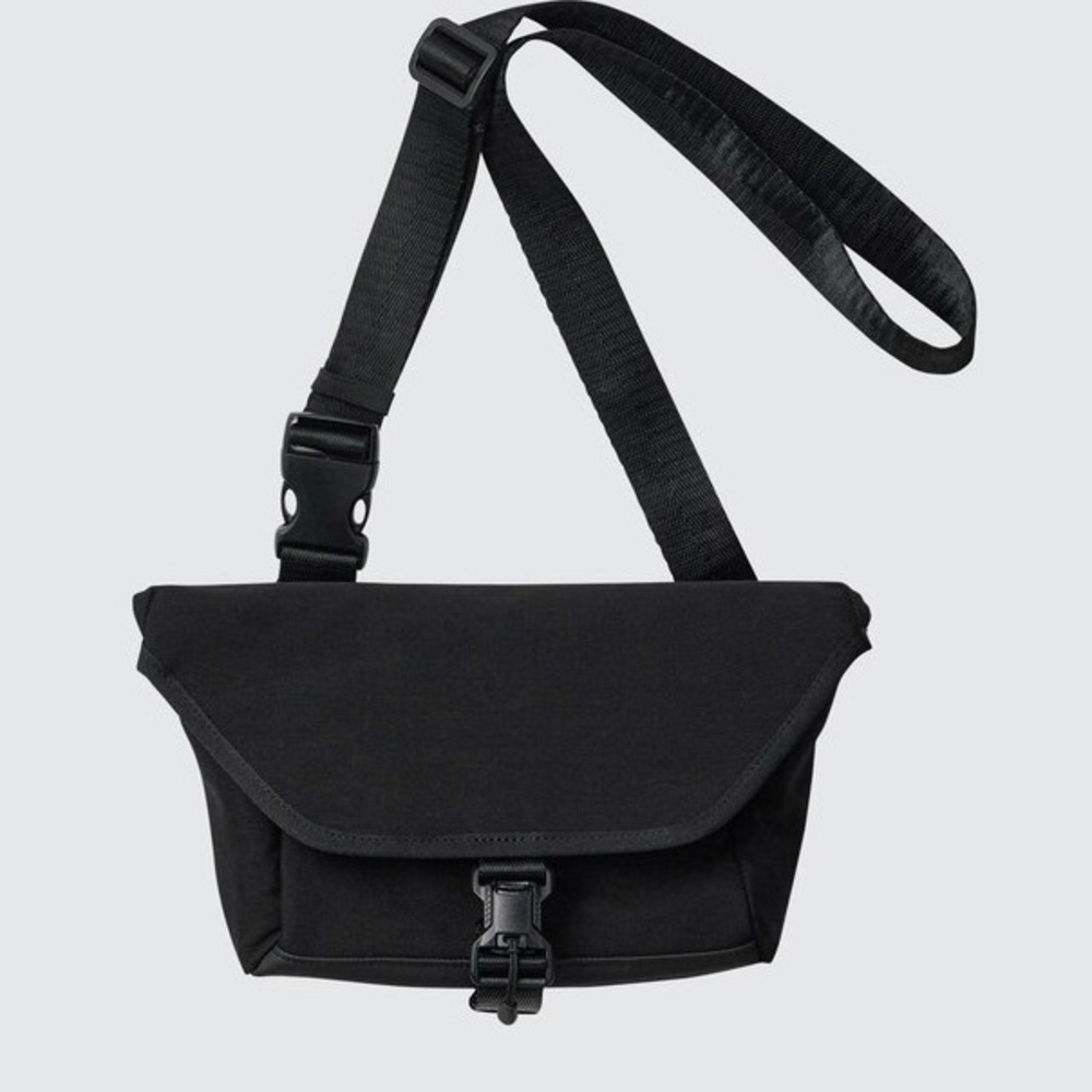 Uniqlo Black Unisex Mini Messenger Crossbody Bag New